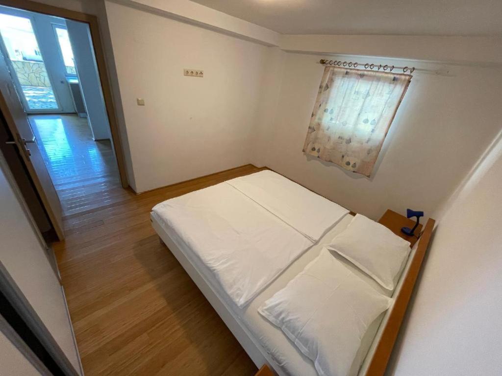 Bellevue Rooms Stara Baška Exteriér fotografie